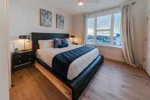 Designer NEW 2BD 2BA Pool,Htub,Gym,Bowling