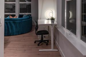 Designer NEW 2BD 2BA Pool,Htub,Gym,Bowling