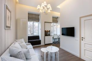 Center Avenue Apartments