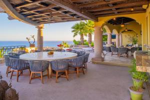 Beautiful Villa Fully Staffed & Steps From Swimmable Beach in Villas Del Mar