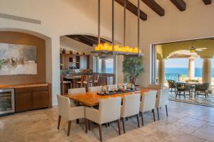 Beautiful Villa Fully Staffed & Steps From Swimmable Beach in Villas Del Mar