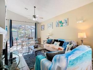 Relaxing retreat w pool & game room