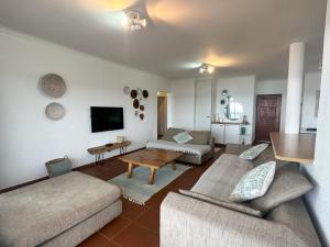 Lovely 3 bedroom holiday home with ocean view