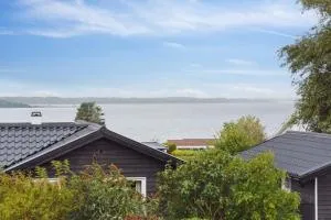 Family-Friendly House With A View Of The Fjord - Ølsted