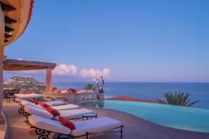 Beautiful Villa Fully Staffed & Steps From Swimmable Beach in Villas Del Mar - El Bedito