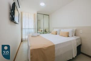 Quarto e Sala Vista Mar a 300m do Farol da Barra