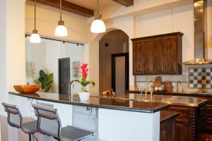 Walk to Boat Launch Stylish Austin Gem