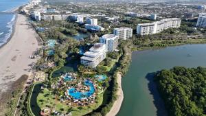 Luxury condo by the beach