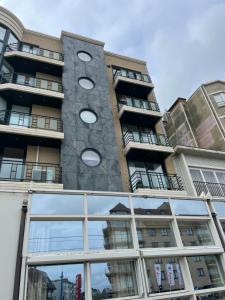 Appt Pablo met privé-garage, vlakbij zee, in Koksijde-Bad