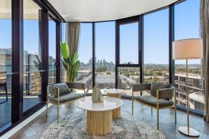 Complete Host Nine Elm Apartments