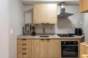 Apartamento alto padrão em Ipanema com 3 suítes a uma quadra da praia