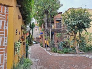 Casa del Árbol by Majikal B&B