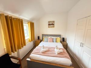 Doctors, Nurses, Families and contractors welcome