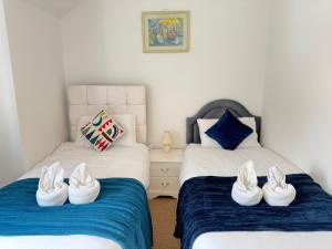 Doctors, Nurses, Families and contractors welcome