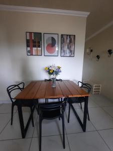 Apto com 4 camas no bairro do Reduto