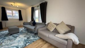 Sleek 3 - Bed Home, Stylish and Luxurious