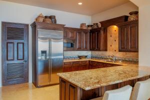 Villas Del Mar Fully Staffed and access to Golf & Palmilla Dunes Club