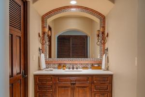Villas Del Mar Fully Staffed and access to Golf & Palmilla Dunes Club