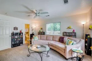 Sunny Lodi Getaway - Walk to Downtown and Wineries - Galt