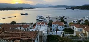 Poros sunset house