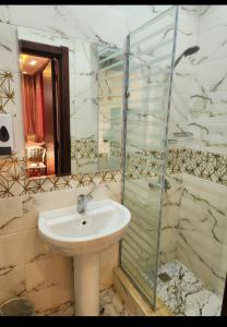 s5tar hotel rooms in front of Mansoura University