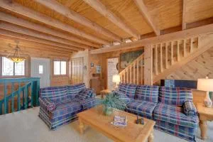 Waterfront Nelson Lake Cabin with Boat Dock! - Gordon