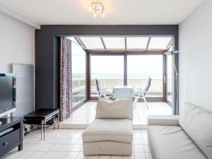 Apartment in Middelkerke near the Beach