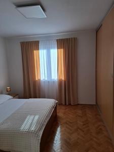 Apartments with swimming pool Poljica, Zadar - 13838