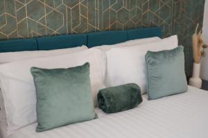 Highrise Balcony Stay in the Heart of Wolverhampton