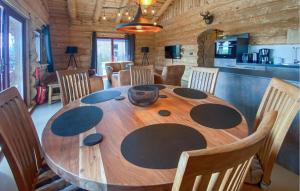 3 Bedroom Lovely Home In Den Oever