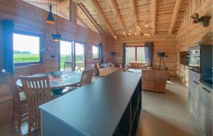 3 Bedroom Lovely Home In Den Oever