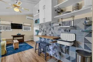 Cozy apartment, private beach & jacuzzi - Clinton