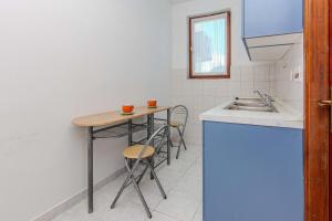 Family friendly seaside apartments Privlaka, Zadar - 24008