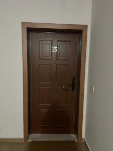 Lakeside Serenity Apartment