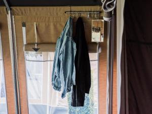 Lakefront Glamping w Pets