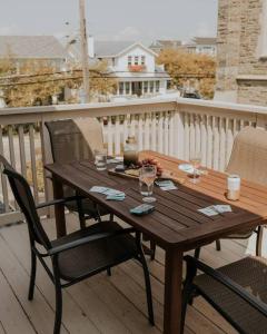 Coastal Elegance Close to Beach & Downtown