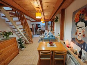 Frida Old Town Apartment with private parking