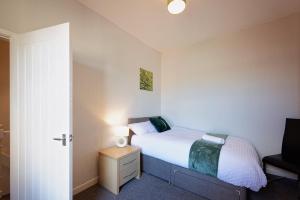 Silver Bambu Liverpool Hideaway