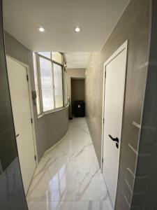 Lindo apartamento de alto padrão a duas quadras da praia de Copacabana