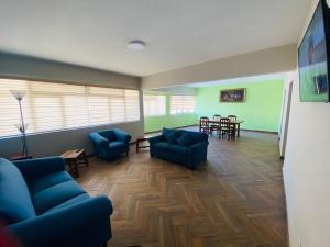 Amplio departartamento con estacionamento