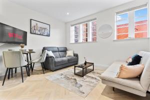 Picturesque Grade II City Apartment Tourists Contractors Families