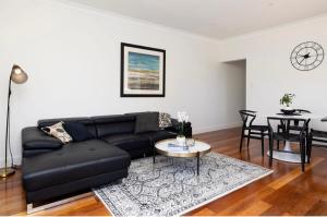 Breathtaking Sydney Harbour view condo
