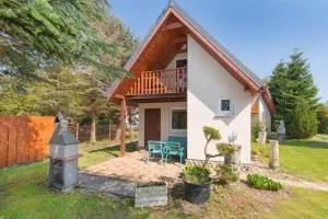 Comfortable holiday homes, covered pool - Russhagen