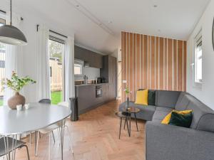 Chalet in Dutch Park with Garden and Terrace