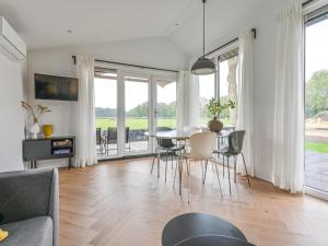 Chalet in Dutch Park with Garden and Terrace