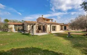 Pet Friendly Home In Montauroux - 锡亚涅河畔圣塞宰尔