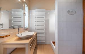 Maisons de vacances Pet Friendly Home In Montauroux : photos des chambres