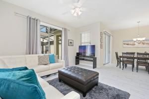 Wonderful 4Bd with Pool at Storey Lake Resort 4819