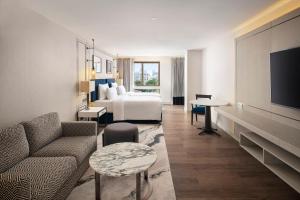 Radisson Hotel Chateau de Bangkok