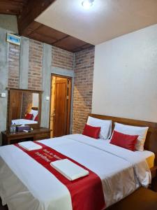 Javanese Jogolo Near To Borobudur